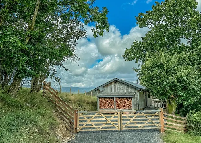 Glyndwr Way Cabin